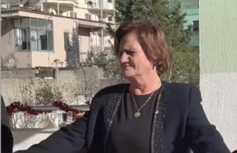 Humnistja Ina Malhani dhuron pako dhe organizon festën e Krishtlindjes në qendrën“Ismail Bej Vlora 2” në Sauk