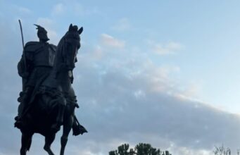 Unë jam Skënderbeu”, Kënga më e re e Bekim Ibrahimit vjen me një mesazh bashkimi për të gjithë shqiptarët